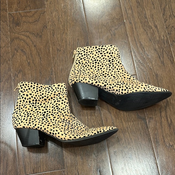 Leopard Print Ankle Boots- size 9 - Picture 4 of 8